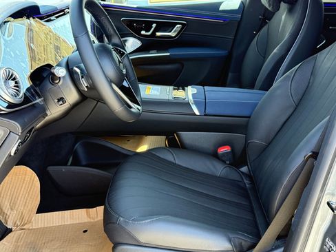 New 2026 Mercedes-Benz EQS 400 4MATIC SUV image 19