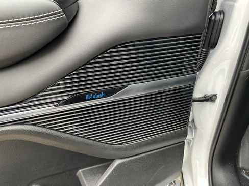 New 2026 Jeep Grand Wagoneer Summit image 16