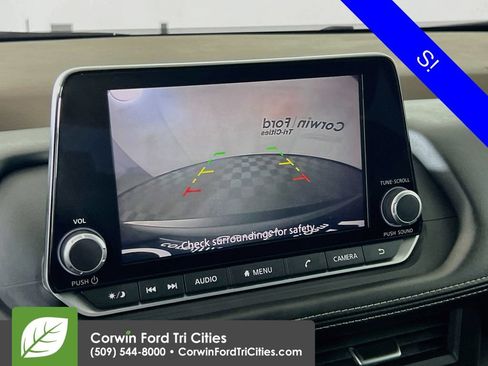 Used 2023 Nissan Rogue S AWD/4WD image 20