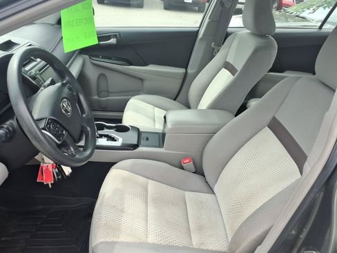 Used 2014 Toyota Camry LE FWD image 7