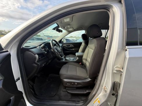 Used 2019 Chevrolet Traverse LT FWD image 13