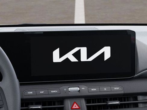 New 2025 Kia K4 LX image 21