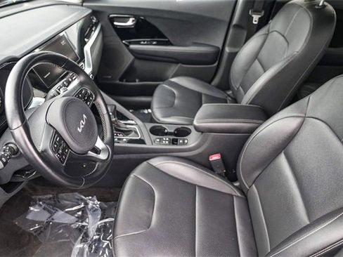 Certified 2022 Kia Niro EX Premium image 19
