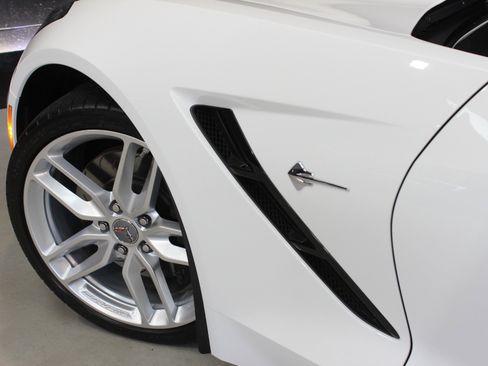 Used 2019 Chevrolet Corvette Stingray Coupe image 28