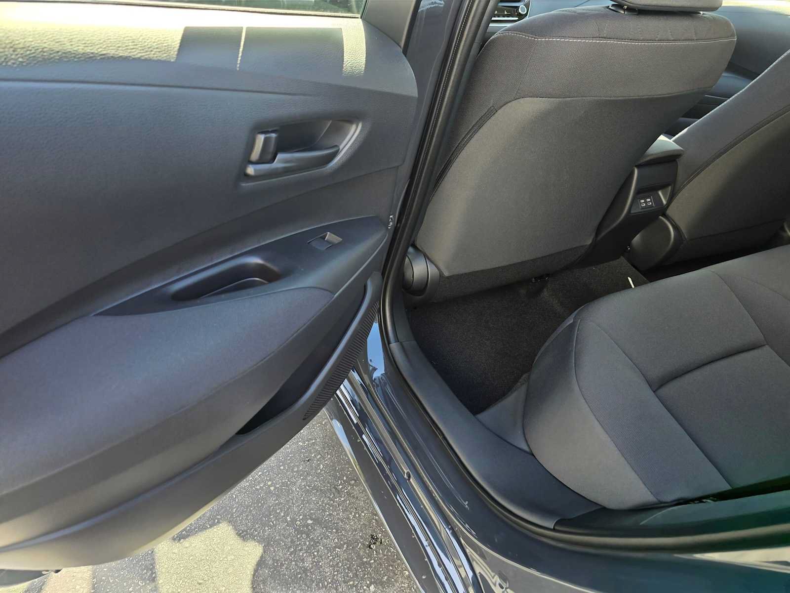 New 2027 Toyota Corolla LE w/ LE Premium Package FWD image 15