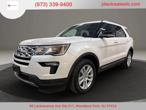 Used 2018 Ford Explorer XLT w/ Equipment Group 202A image 1