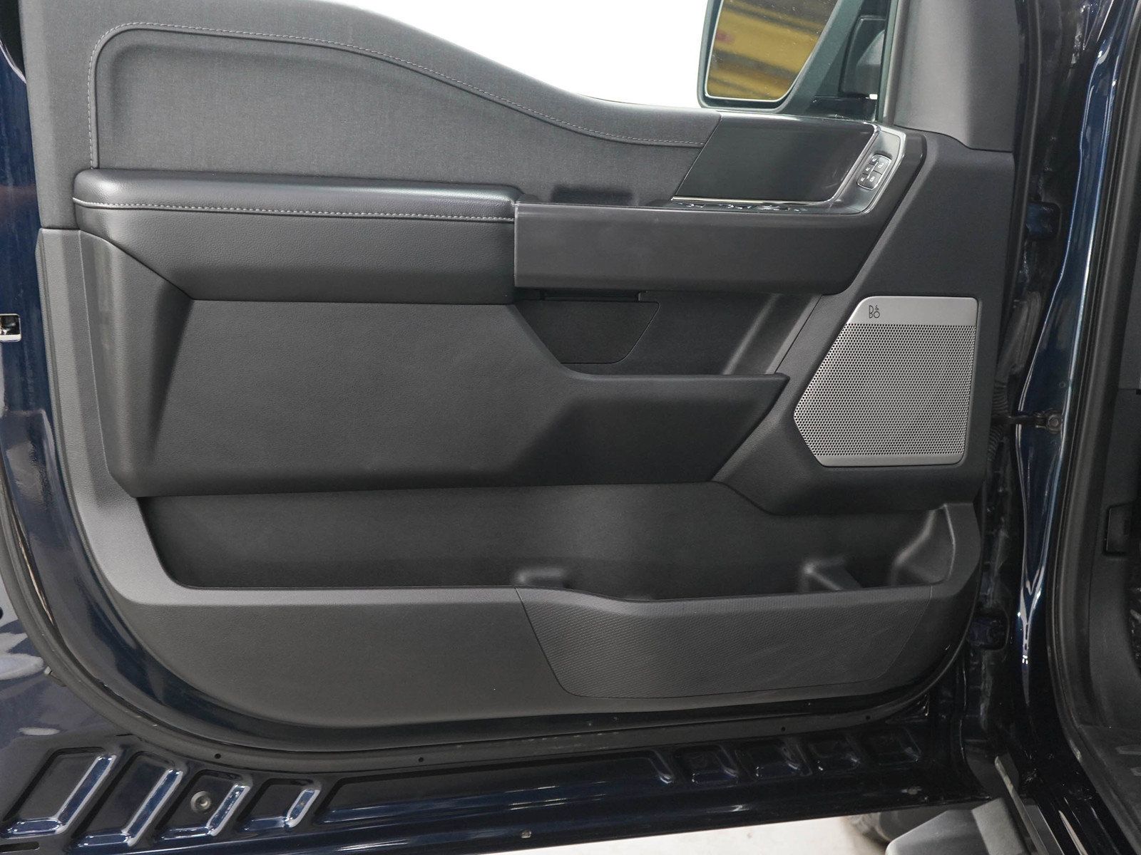 Used 2024 Ford F150 Lariat w/ Bed Utility Package AWD/4WD image 18