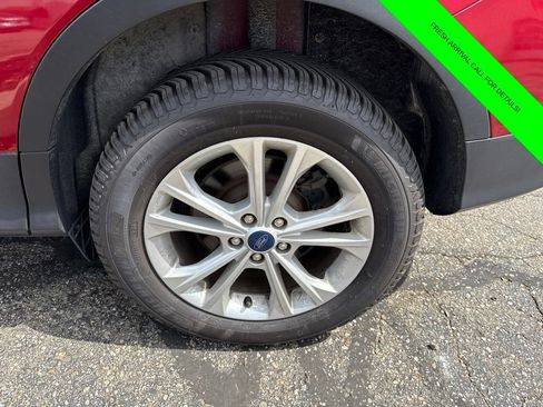 Used 2019 Ford Escape SEL AWD/4WD image 4