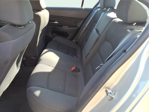 Used 2016 Chevrolet Cruze LT FWD image 9