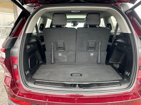 Used 2024 Jeep Grand Cherokee L Limited w/ Black Appearance Package image 31