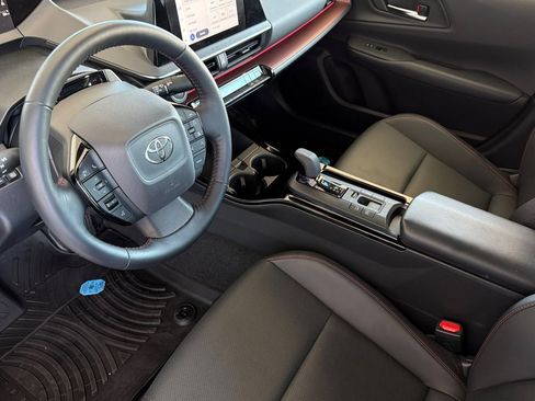 Used 2024 Toyota Prius Prime FWD image 10