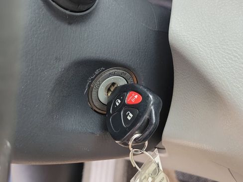 Used 2010 Toyota RAV4 4WD w/ 3rd Row image 30