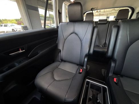 Used 2025 Toyota Grand Highlander FWD image 40