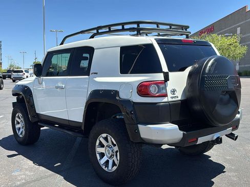 Used 2014 Toyota FJ Cruiser 4WD w/ Upgrade Package image 6