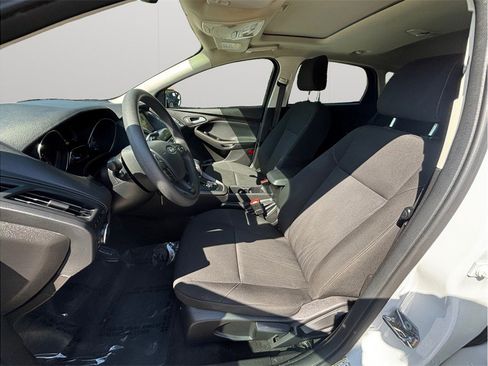 Used 2017 Ford Focus SEL image 2