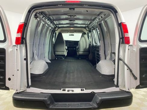 Certified 2022 GMC Savana 2500 w/ Driver Convenience Package RWD image 23