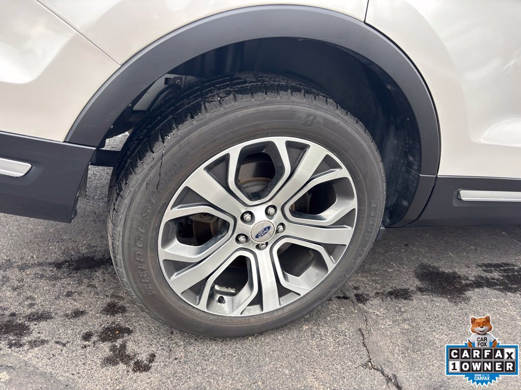 Used 2019 Ford Explorer Platinum AWD/4WD image 11