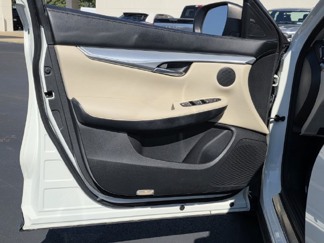 Used 2020 INFINITI QX50 Luxe w/ Navigation Package FWD image 17