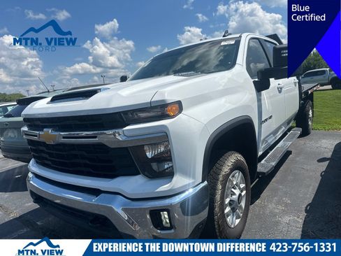 Used 2024 Chevrolet Silverado 2500 LT w/ Convenience Package AWD/4WD image 1