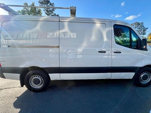 Used 2021 Mercedes-Benz Sprinter 2500 w/ Premium Package image 8