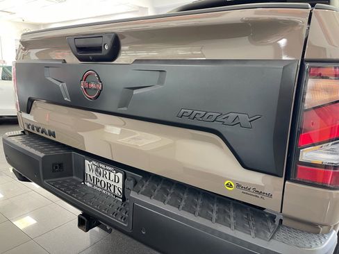 Used 2023 Nissan Titan PRO-4X w/ Pro-4x Convenience Package AWD/4WD image 18