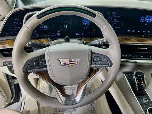 Used 2022 Cadillac Escalade Premium Luxury Platinum AWD/4WD image 11