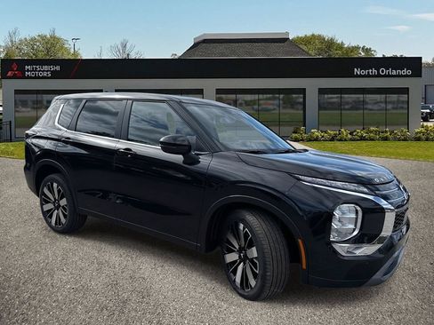 New 2026 Mitsubishi Outlander SE FWD image 2