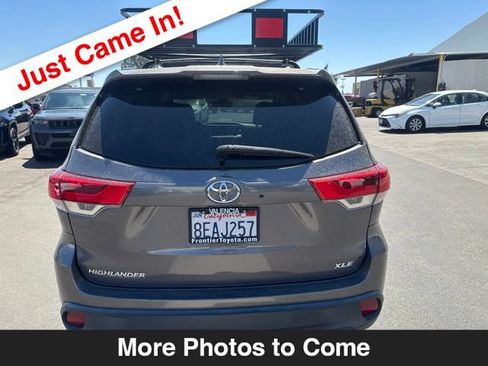 Used 2018 Toyota Highlander XLE FWD image 4