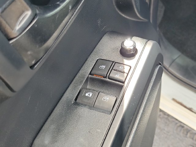 Used 2018 Toyota Tacoma SR AWD/4WD image 15