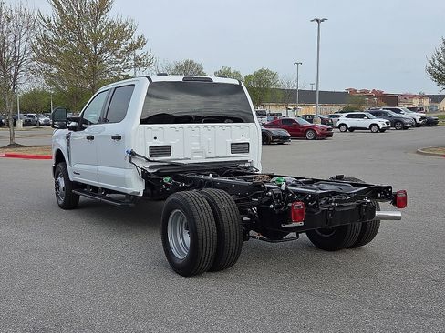 New 2026 Ford F350 XLT w/ XLT Value Package AWD/4WD image 4