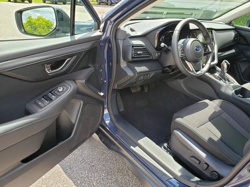 Used 2025 Subaru Outback Premium AWD/4WD image 8