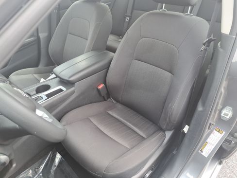 Used 2025 Nissan Altima 2.5 SV FWD image 15