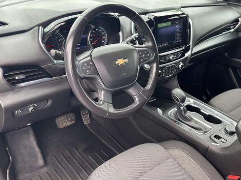 Used 2022 Chevrolet Traverse LT AWD/4WD image 2