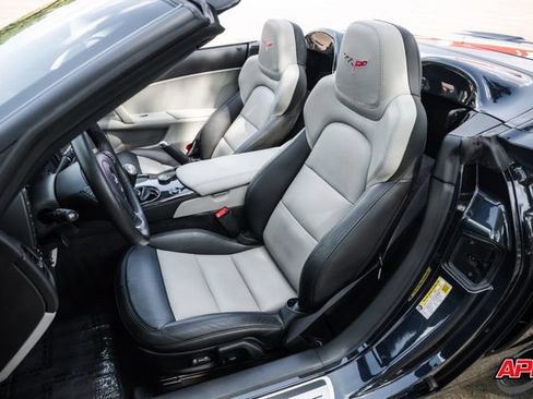 Used 2013 Chevrolet Corvette 427 w/ 1SB Preferred Equipment Group RWD image 4
