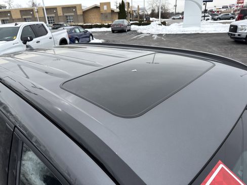 Used 2024 Toyota Highlander XSE image 19