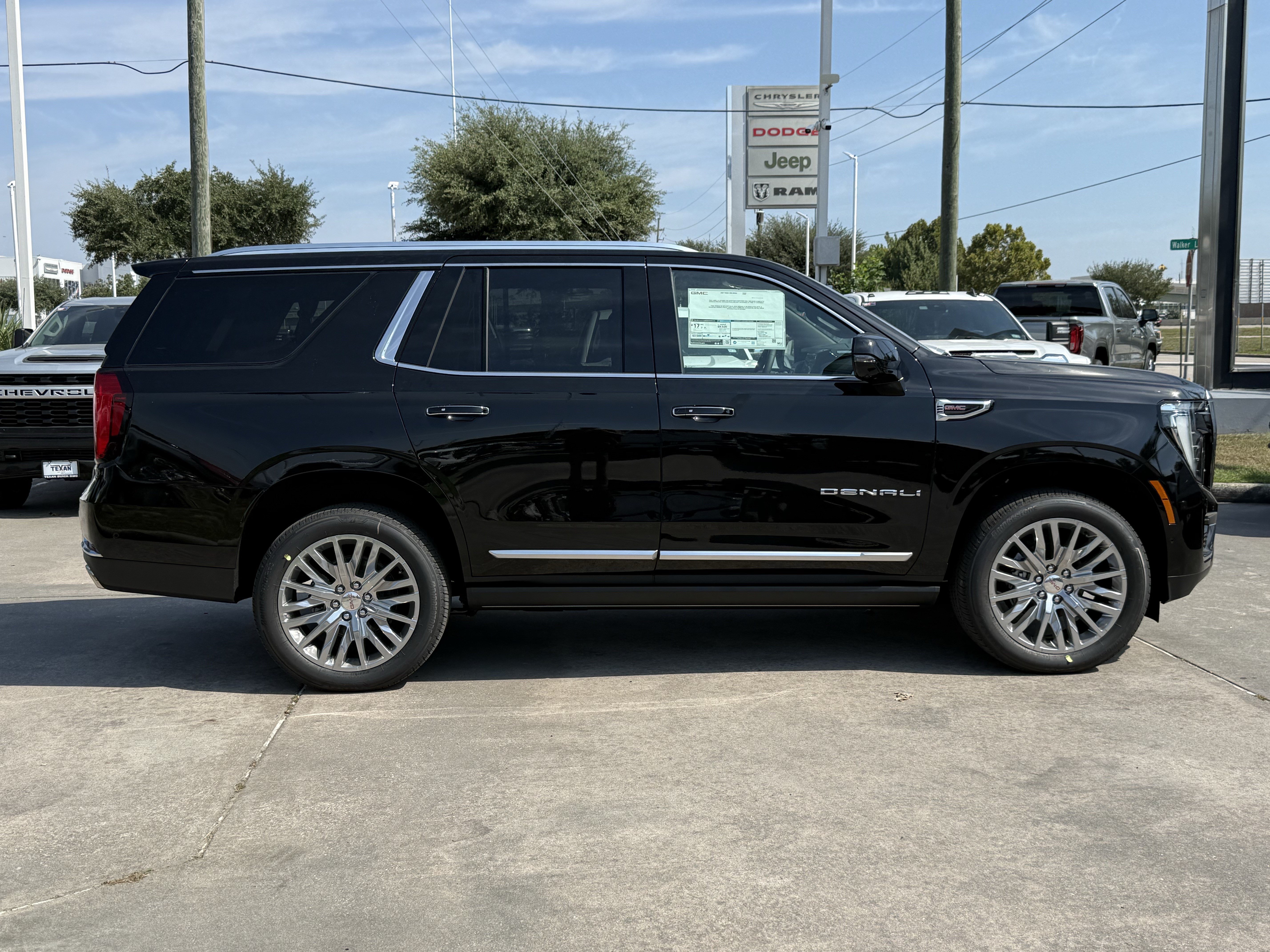 New 2027 GMC Yukon Denali w/ Sun & Power Step Package RWD image 3