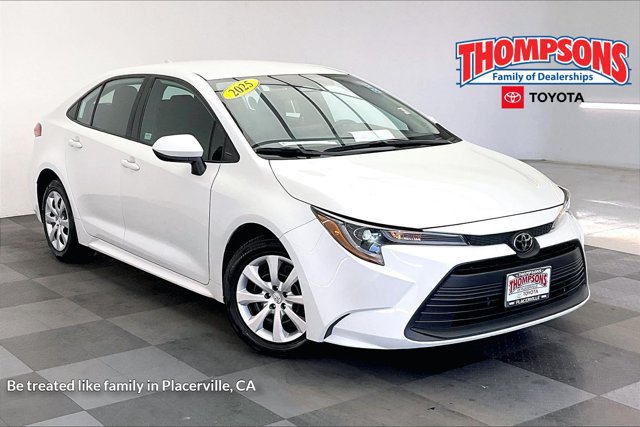 Used 2025 Toyota Corolla LE FWD image 1