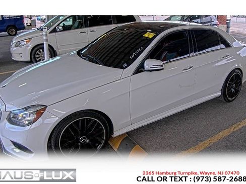 Used 2015 Mercedes-Benz E 400 4MATIC Sedan w/ Keyless Go Package image 3