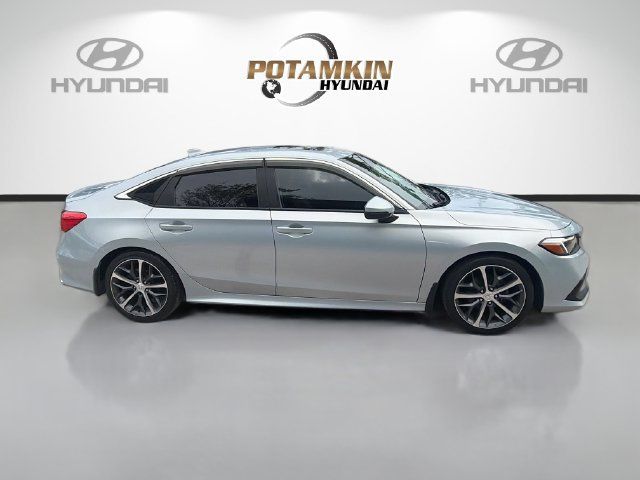 Used 2022 Honda Civic Touring image 4