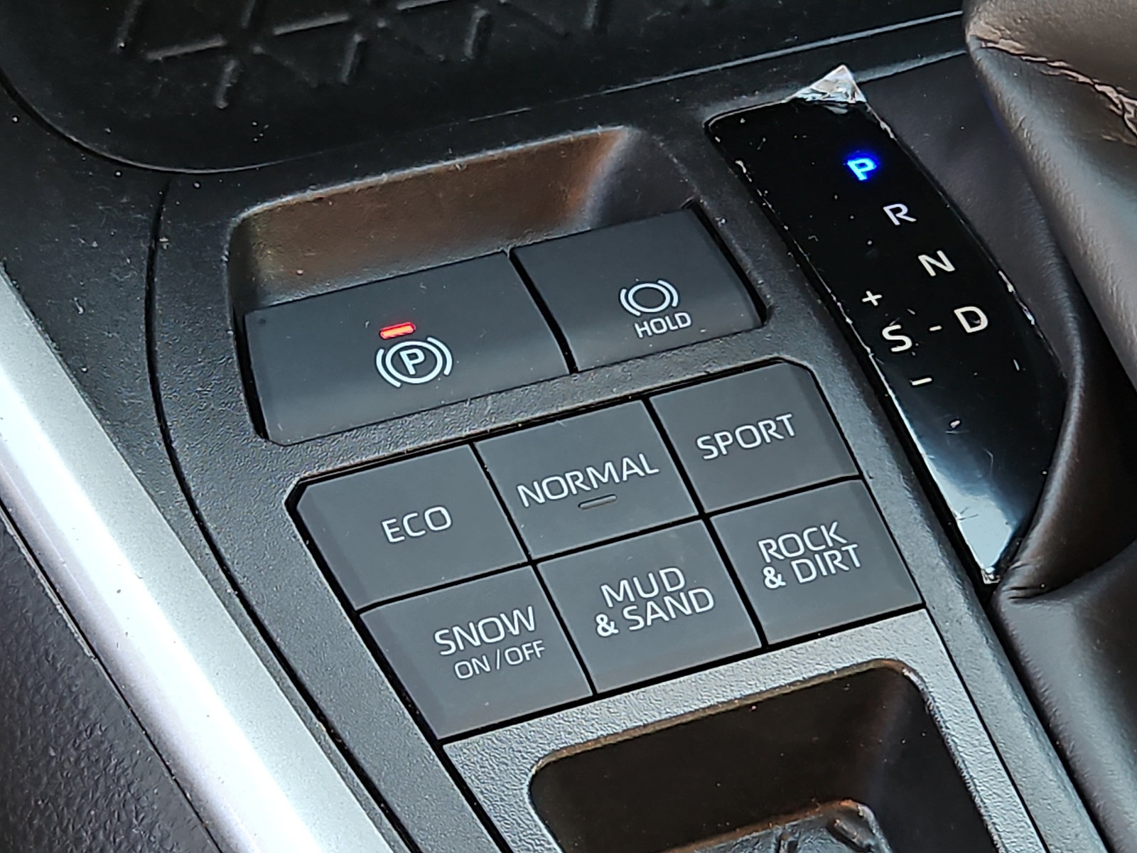Used 2024 Toyota RAV4 LE AWD/4WD image 23
