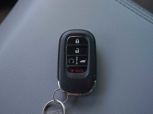 Used 2025 Honda Pilot EX-L image 28