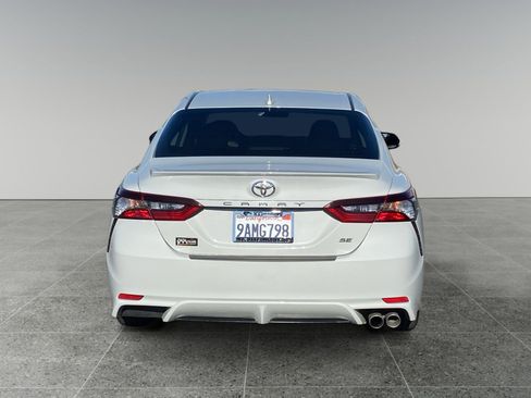 Used 2022 Toyota Camry SE image 4