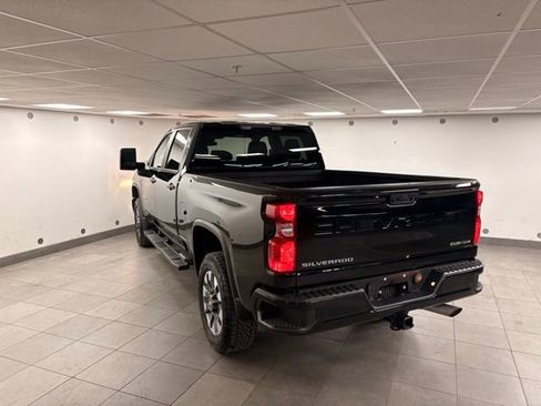 Used 2024 Chevrolet Silverado 2500 Custom w/ Custom Convenience Package image 3