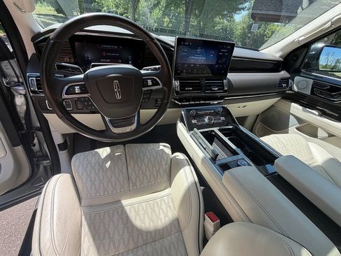 Used 2022 Lincoln Navigator L Black Label AWD/4WD image 11