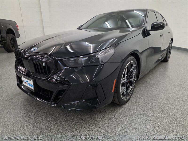 Used 2026 BMW i5 eDrive40 w/ M Sport Package RWD image 1