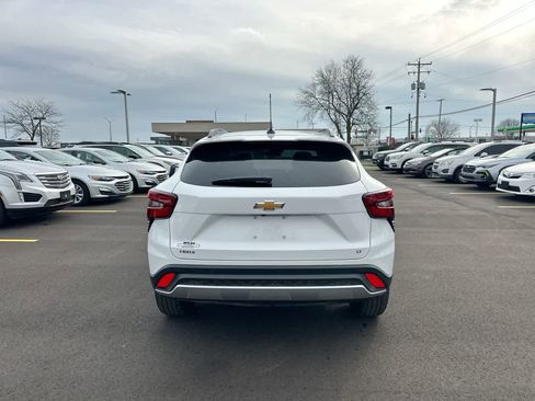 Used 2025 Chevrolet Trax LT w/ LT Convenience Package image 12