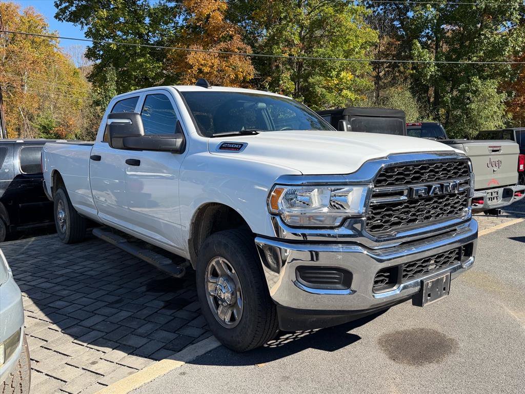 Used 2024 RAM 2500 Tradesman w/ Chrome Appearance Group AWD/4WD image 3