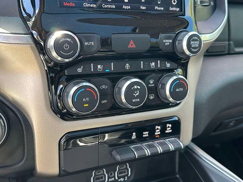 Used 2020 RAM 1500 Laramie AWD/4WD image 26