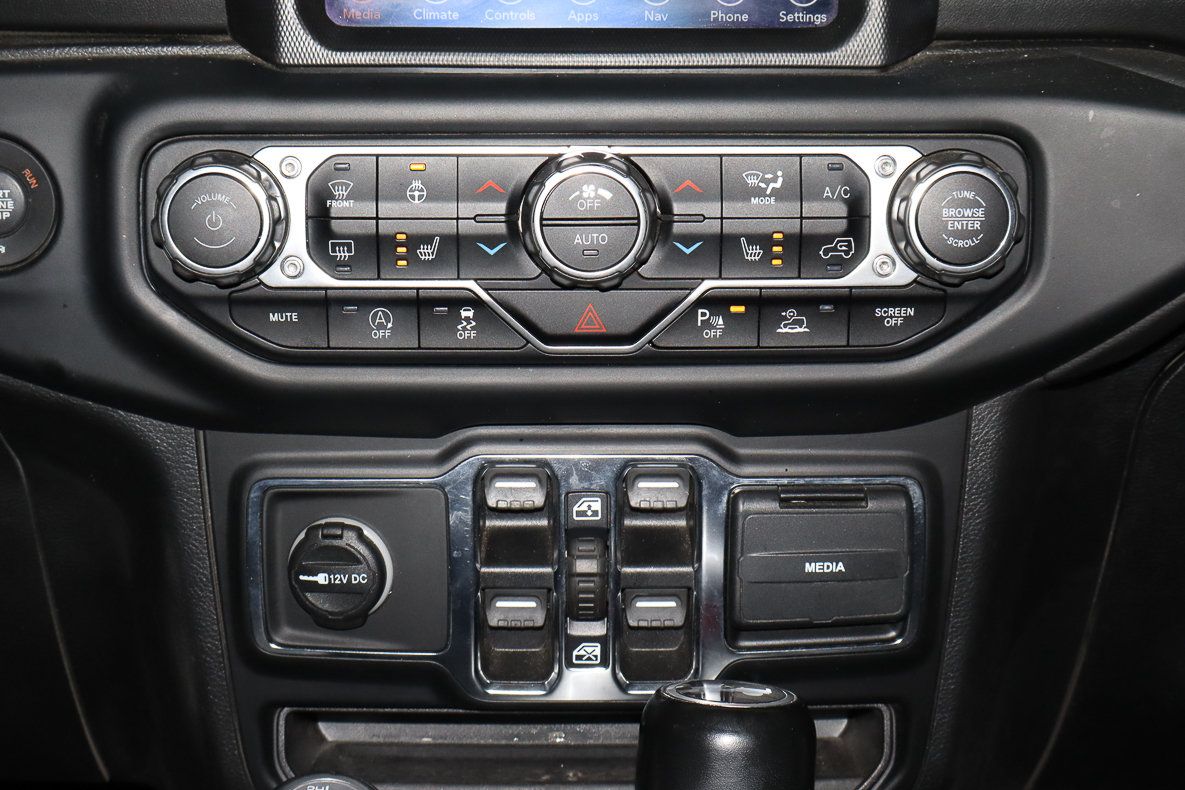 Used 2021 Jeep Wrangler Unlimited Sahara AWD/4WD image 28