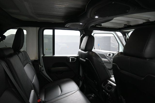 Used 2024 Jeep Wrangler Unlimited Sahara w/ Technology Group AWD/4WD image 31